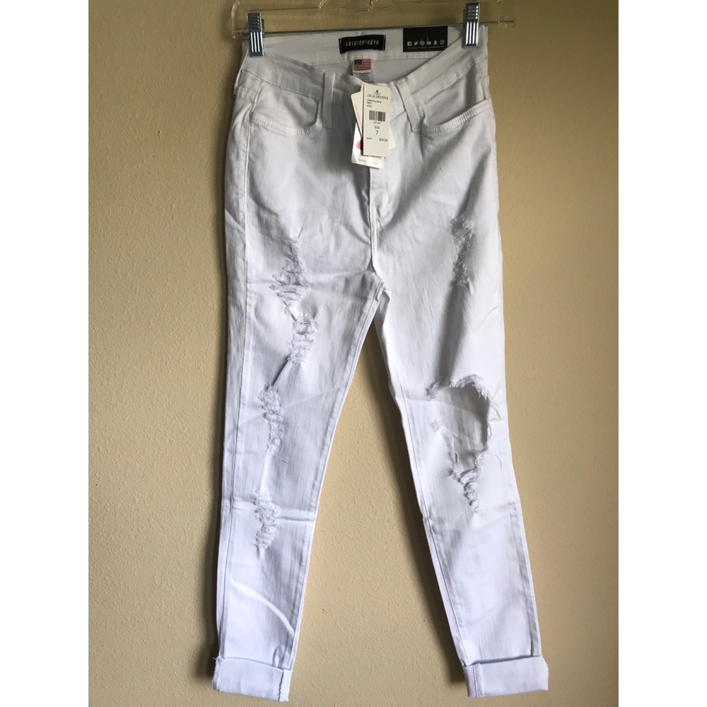FASHION NOVA WHITE SKINNY JEANS
